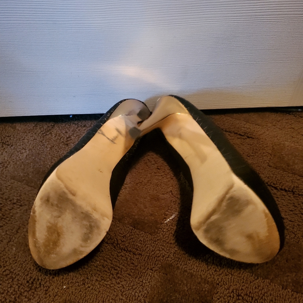 Black & Gold Dress Heels - Picture 8 of 8